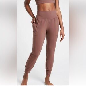 Athleta Salutation High-Waisted Jogger in Powervita Size XS P